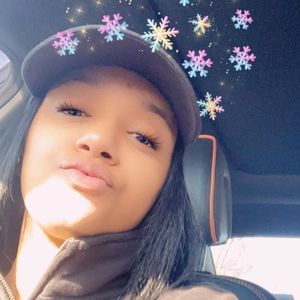 Meet your Posher, Kayla